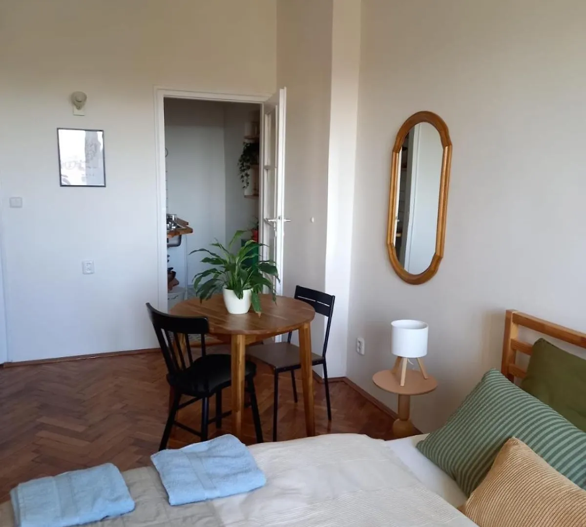 Hezky Apartman S Balkonem Praga 0*,