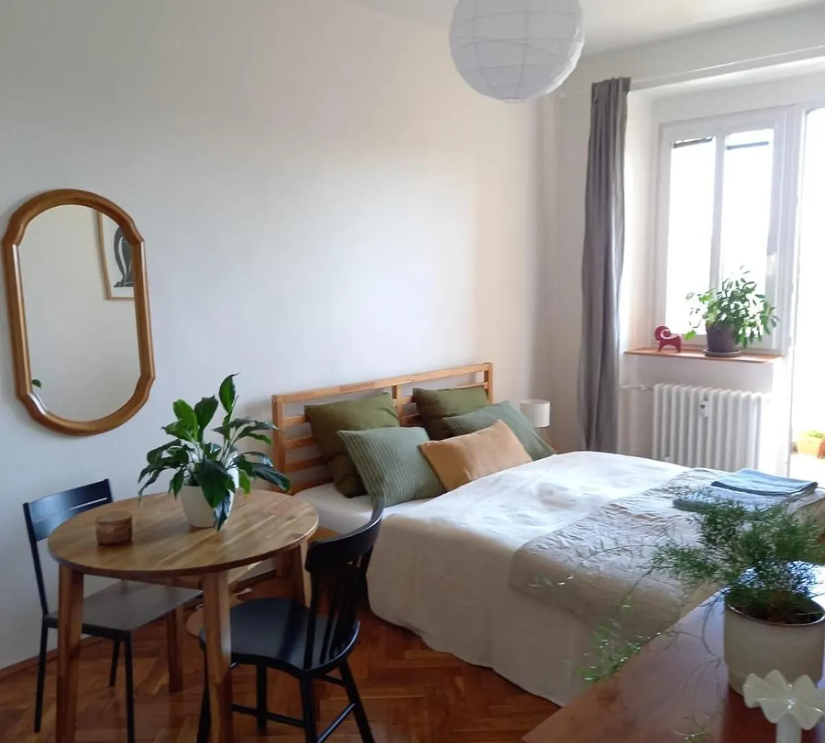 Hezky Apartman S Balkonem Prague